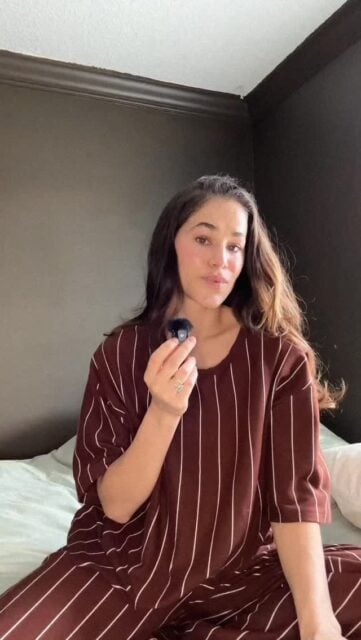 The ✨ Quiet ✨ Glow up ✨ Series 

EPISODE 1: The Pillowcase

Starting it off with the basics, because what’s more important than the fabric you're pressing your skin on every night? 

Save this for when you go pillowcase shopping and follow along for episode 2 🕯️

#quietglowupseries #skincarescience #investinyourskin #beautytips