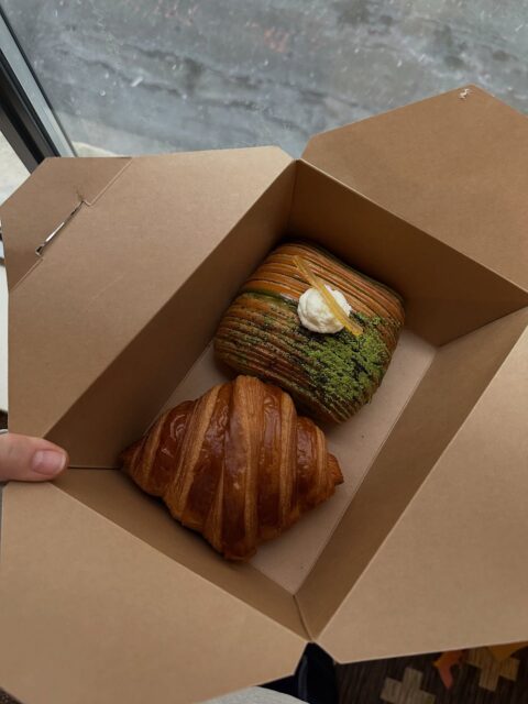 Camera roll lately ✨📷
🥐 Lots of croissants
🥐 A snowy Boston
🥐 Tried my first black sesame latte - yumm
🥐 Shipping Derme orders